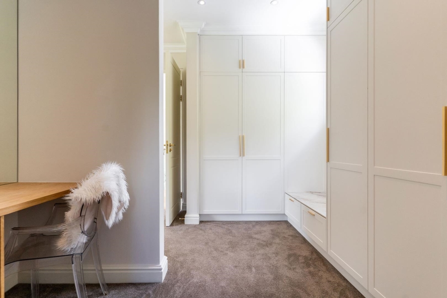 5 Bedroom Property for Sale in Constantia Western Cape